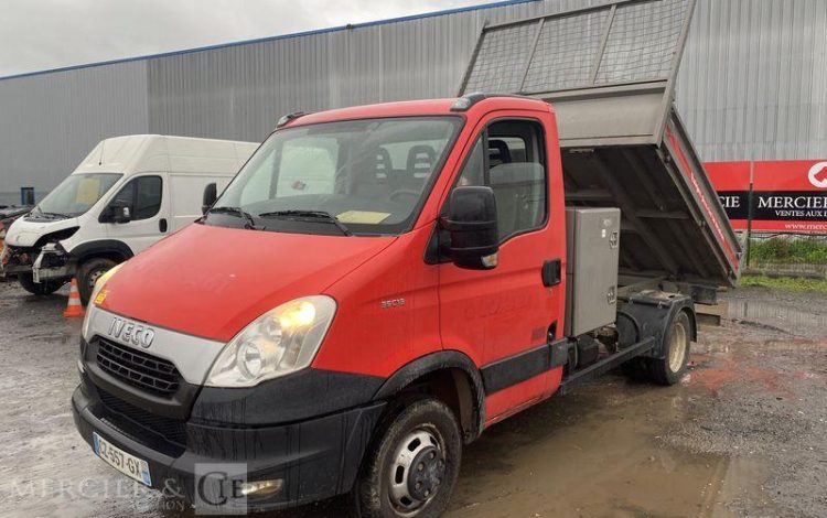 IVECO 35C13 BENNE SIMPLE CABINE COFFRE – NON ROULANT  CZ-557-GX