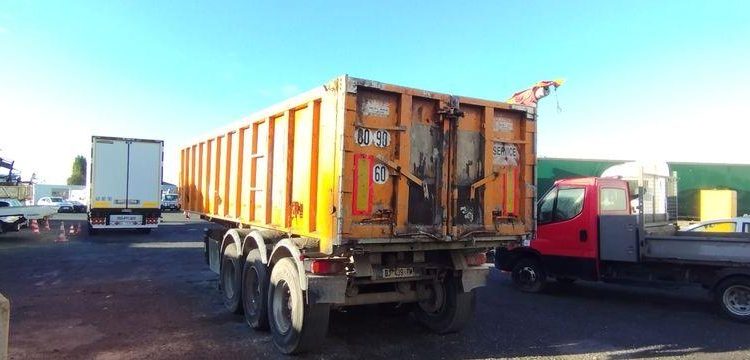 SEMI REMORQUE BENNE ALU BASCULANTE 25M3 3 ESSIEUX – PTAC 34T – 378833 KMS  DJ-439-TM