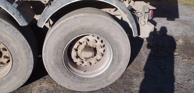 SEMI REMORQUE BENNE ALU BASCULANTE 25M3 3 ESSIEUX – PTAC 34T – 378833 KMS  DJ-439-TM