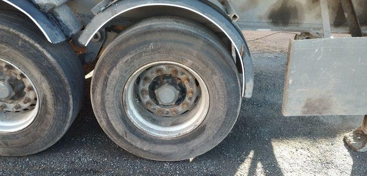 SEMI REMORQUE BENNE ALU BASCULANTE 25M3 3 ESSIEUX – PTAC 34T – 378833 KMS  DJ-439-TM