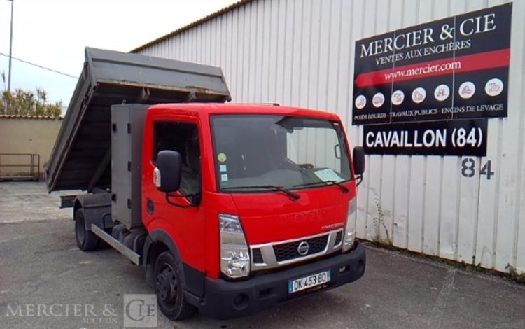 NISSAN CABSTAR NT400 35.14 BENNE SIMPLE CABINE COFFRE ROUGE DK-453-BD