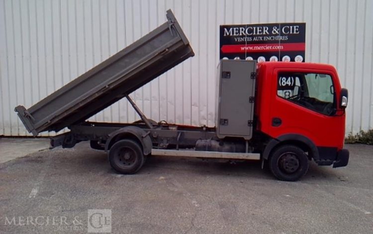 NISSAN CABSTAR NT400 35.14 BENNE SIMPLE CABINE COFFRE ROUGE DK-453-BD