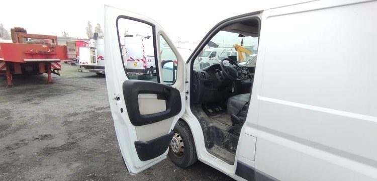 PEUGEOT BOXER BLANC DY-973-SG