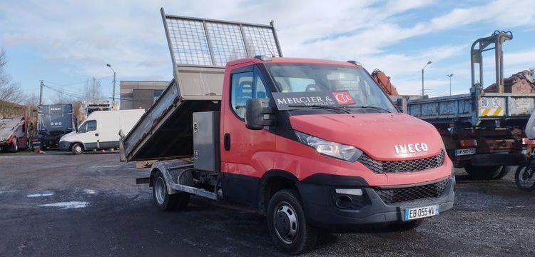 IVECO 35C13 BENNE SIMPLE CABINE COFFRE  EB-055-WV