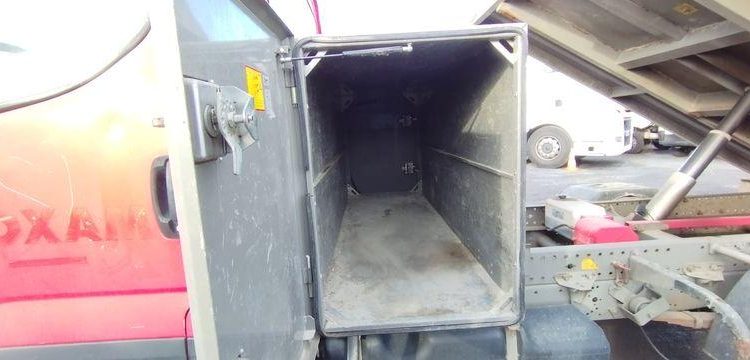 IVECO 35C13 BENNE SIMPLE CABINE COFFRE  EB-055-WV