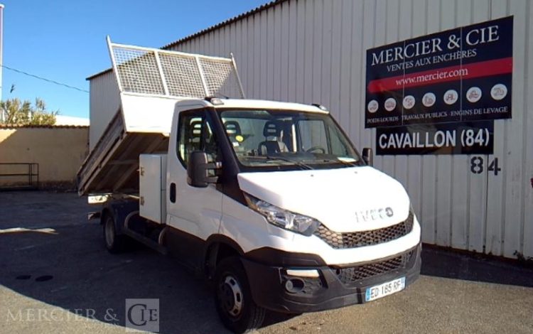 IVECO 35-130 BENNE SIMPLE CABINE COFFRE BLANC ED-185-RF