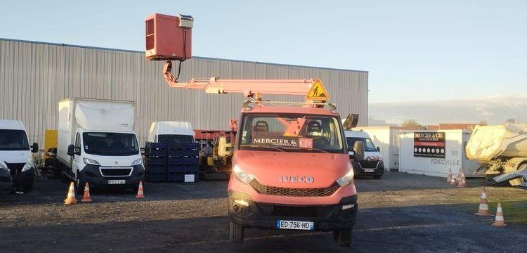 IVECO 35S11 AVEC NACELLE GSR 169TR 16M ROUGE ED-756-HD