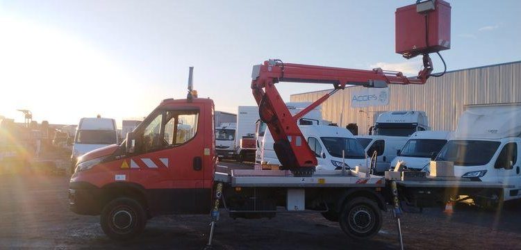 IVECO 35S11 AVEC NACELLE GSR 169TR 16M ROUGE ED-756-HD