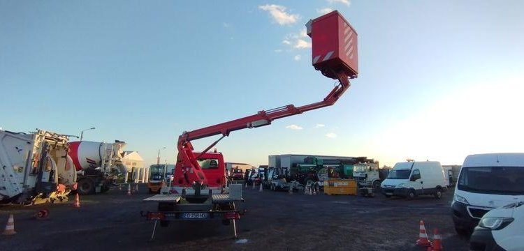 IVECO 35S11 AVEC NACELLE GSR 169TR 16M ROUGE ED-756-HD