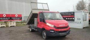 IVECO 35C13 BENNE SIMPLE CABINE COFFRE NON ROULANT ROUGE EF-070-WY