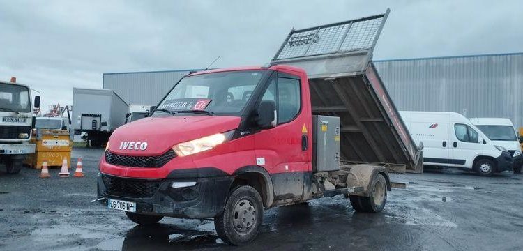 IVECO 35C13 BENNE SIMPLE CABINE COFFRE NON ROULANT  EG-705-NP