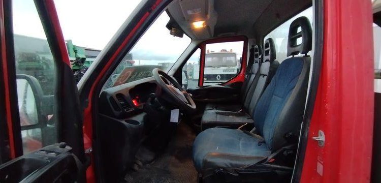 IVECO 35C13 BENNE SIMPLE CABINE COFFRE NON ROULANT  EG-705-NP