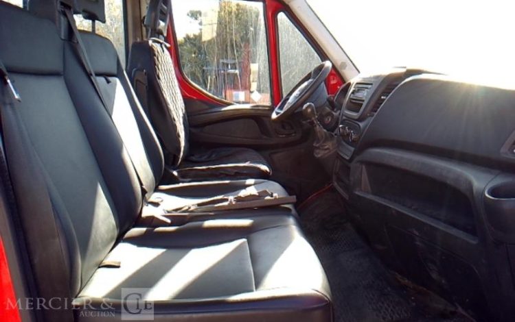 IVECO 35C12 BENNE SIMPLE CABINE NON ROULANT  EM-444-FM