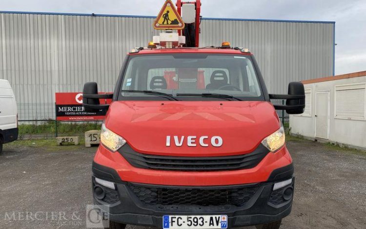 IVECO 35S12 AVEC NACELLE FRANCE ELC B17CTE 16M ROUGE FC-593-AV