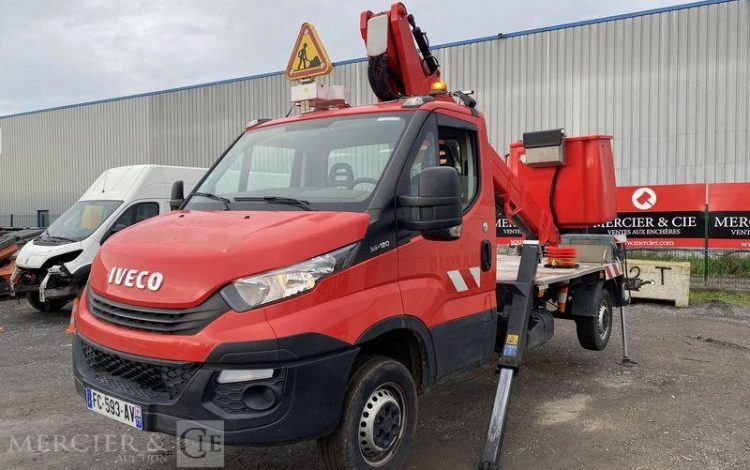 IVECO 35S12 AVEC NACELLE FRANCE ELC B17CTE 16M ROUGE FC-593-AV