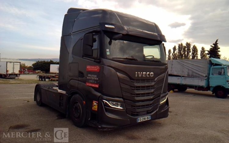 IVECO S 570 4X2 GRIS FQ-296-BG