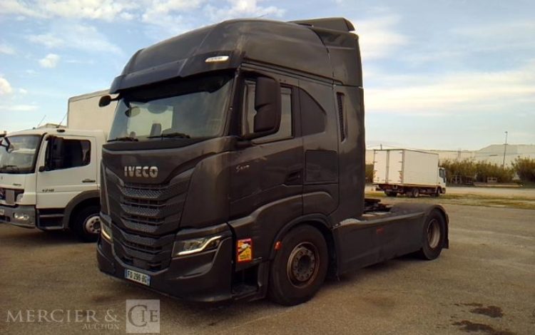 IVECO S 570 4X2 GRIS FQ-296-BG