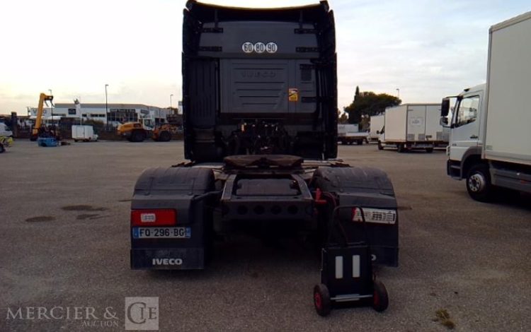 IVECO S 570 4X2 GRIS FQ-296-BG