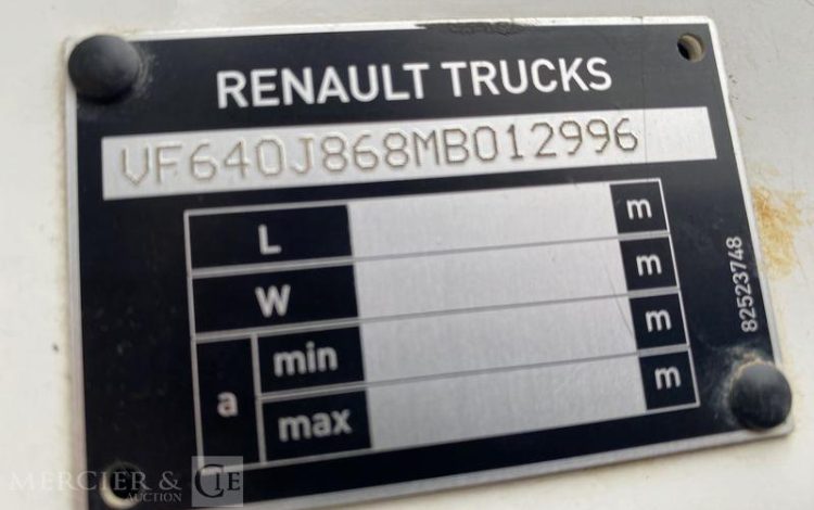 RENAULT CAMION FOREUSE GAMME D250 / DTI8 DIESEL – PTAC 13T – 34534 KMS – 2141 HEURES BLANC FW-720-ZL