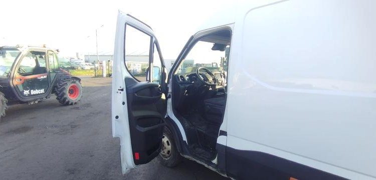 IVECO 35C14  GB-469-JV