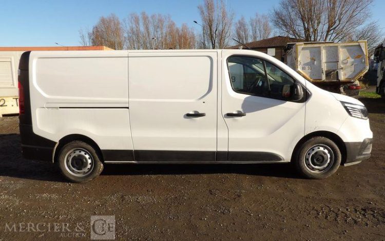 RENAULT TRAFIC VAN GCF L2H1 3T BLUE DCI 130 E6DF BLANC GF-201-QK