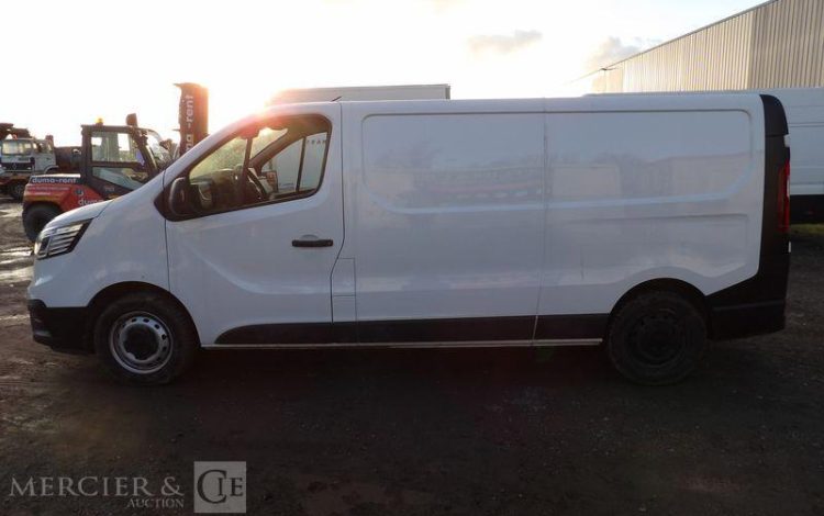 RENAULT TRAFIC VAN GCF L2H1 3T BLUE DCI 130 E6DF BLANC GF-371-WV