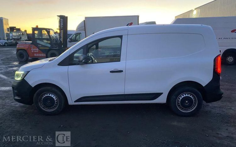 RENAULT KANGOO VAN GD CFT BLUE DCI 115 BLANC GG-096-KZ