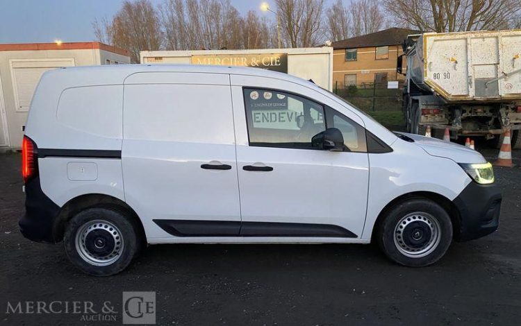 RENAULT KANGOO VAN GD CFT BLUE DCI 115 BLANC GG-096-KZ