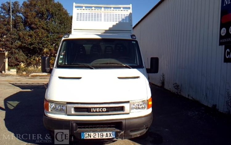 IVECO 35C11 TRIBENNE DOUBLE CABINE BLANC GN-219-AX