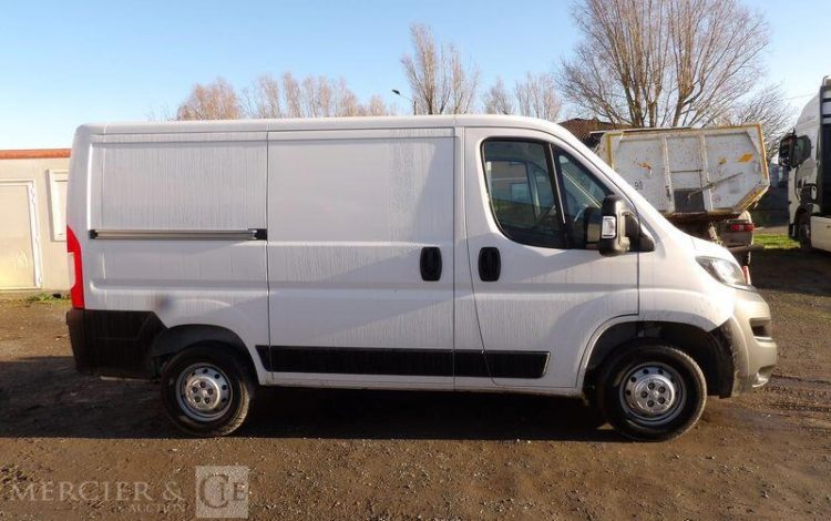 PEUGEOT BOXER PREMIUM 335 L1H1 BLANC GR-666-BQ