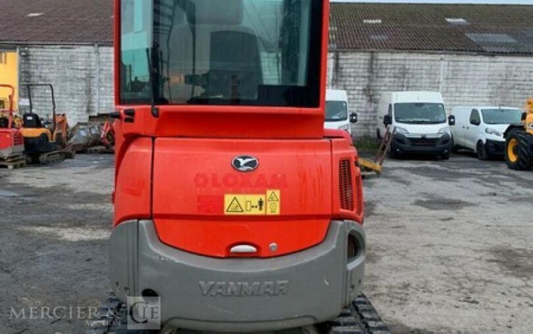 YANMAR VIO25-4  9383