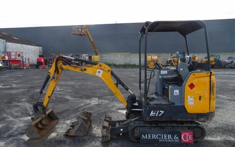 BOBCAT E17  PEL010181