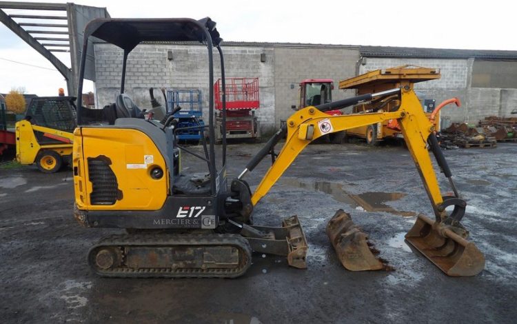 BOBCAT E17  PEL010181