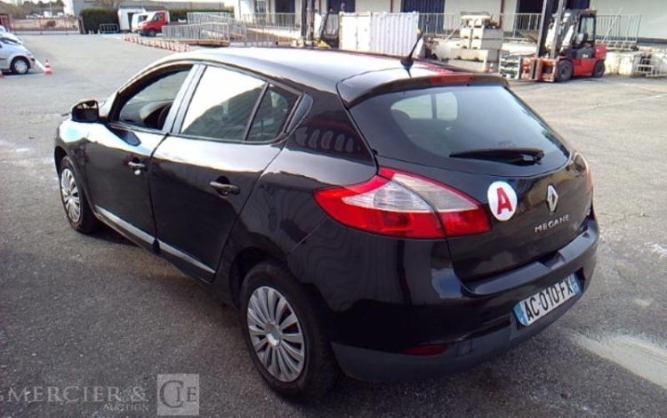 RENAULT MEGANE III 1.5 DCI 86 CV NOIR AC-010-FX