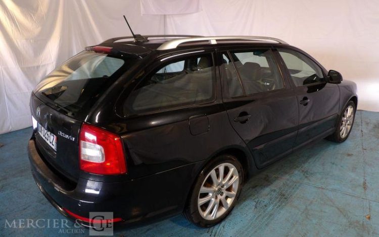 SKODA OCTAVIA COMBI RS 2.2 TDI 16V 170CV NOIR BK-025-CZ