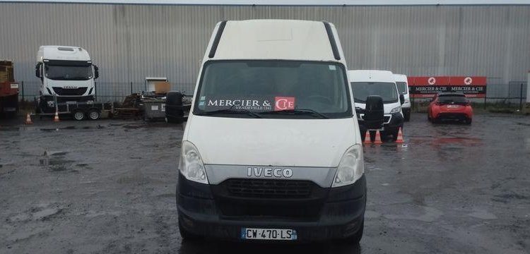 IVECO DAILY 35S13V8 2,3LD DPF  FOURGON 126 CV – DIESEL – 311641 KMS – ANNEE 2013 BLANC CW-470-LS