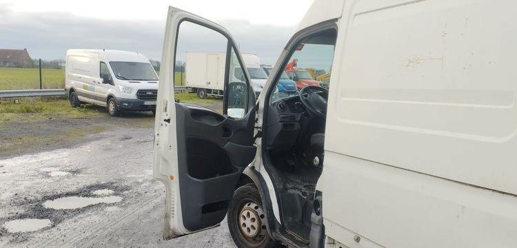 IVECO DAILY 35S13V8 2,3LD DPF  FOURGON 126 CV – DIESEL – 311641 KMS – ANNEE 2013 BLANC CW-470-LS