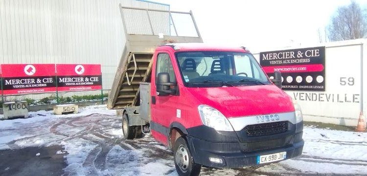 IVECO 35C13 BENNE SIMPLE CABINE COFFRE NON ROULANT  CX-998-JX