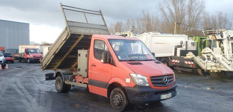 MERCEDES SPRINTER BENNE SIMPLE CABINE COFFRE  CZ-322-QJ