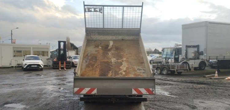 IVECO 35C13 BENNE SIMPLE CABINE COFFRE  EG-428-QG