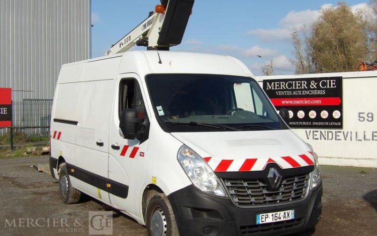 RENAULT MASTER AVEC NACELLE TIME ETL32-115 DIESEL – 119579 KMS – ANNEE 2017 BLANC EP-164-AX