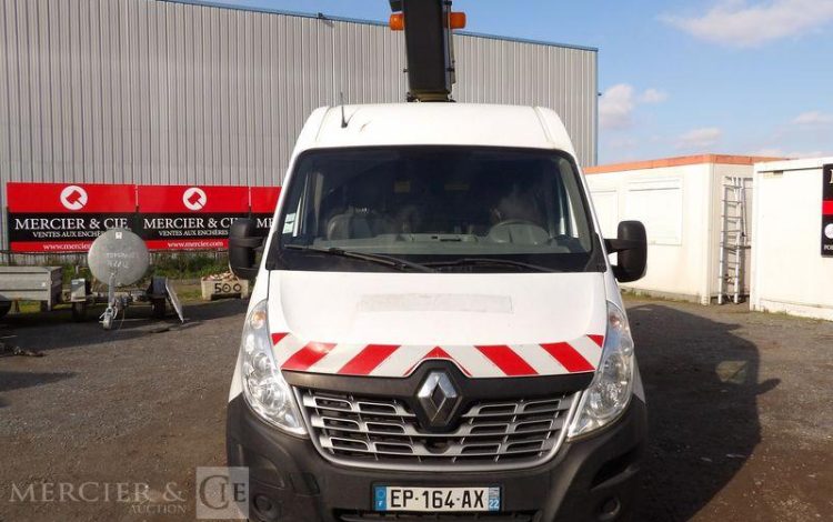 RENAULT MASTER AVEC NACELLE TIME ETL32-115 DIESEL – 119579 KMS – ANNEE 2017 BLANC EP-164-AX