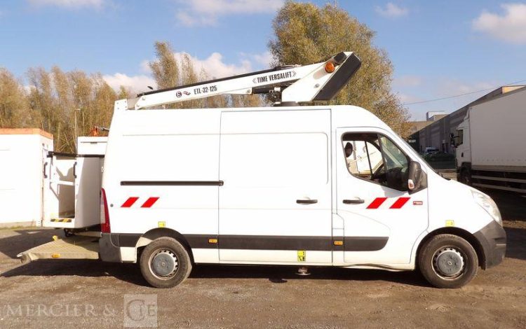 RENAULT MASTER AVEC NACELLE TIME ETL32-115 DIESEL – 119579 KMS – ANNEE 2017 BLANC EP-164-AX