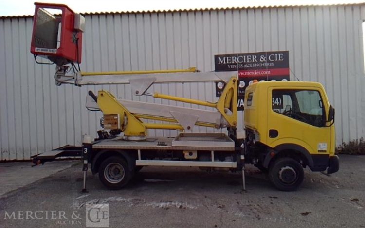 NISSAN CABSTAR 35.13 NACELLE SUR VL 17M 4255H JAUNE FB-732-GC