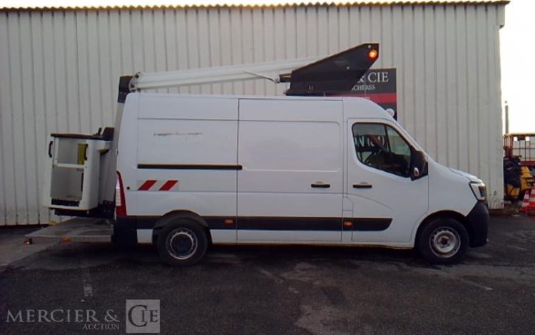 RENAULT MASTER AVEC NACELLE VERSALIFT VTL135EVO 12 A 14M  FZ-338-KK