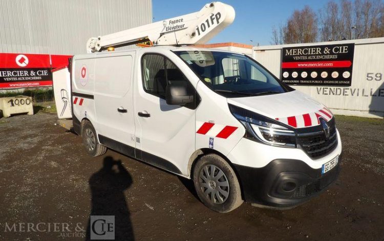 RENAULT TRAFIC L1H1 GD CFT AVEC NACELLE 10M – 227 HEURES – 73745 KMS – ANNEE 2022 BLANC GG-255-JC