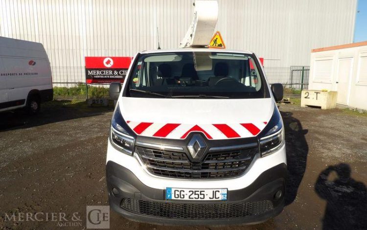 RENAULT TRAFIC L1H1 GD CFT AVEC NACELLE 10M – 227 HEURES – 73745 KMS – ANNEE 2022 BLANC GG-255-JC