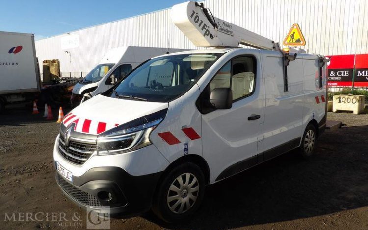 RENAULT TRAFIC L1H1 GD CFT AVEC NACELLE 10M – 227 HEURES – 73745 KMS – ANNEE 2022 BLANC GG-255-JC