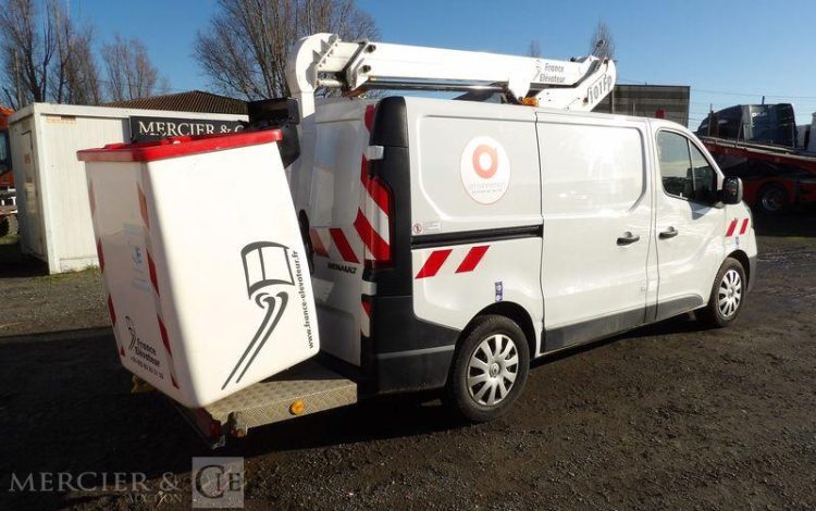 RENAULT TRAFIC L1H1 GD CFT AVEC NACELLE 10M – 227 HEURES – 73745 KMS – ANNEE 2022 BLANC GG-255-JC