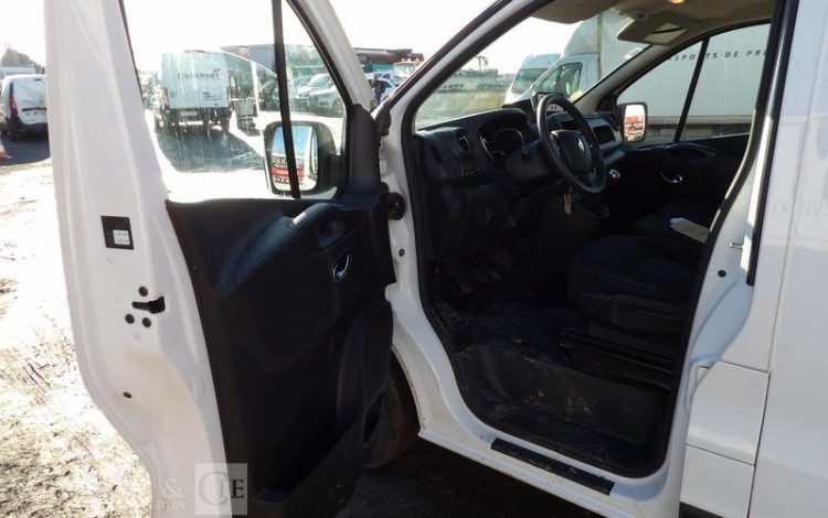 RENAULT TRAFIC L1H1 GD CFT AVEC NACELLE 10M – 227 HEURES – 73745 KMS – ANNEE 2022 BLANC GG-255-JC